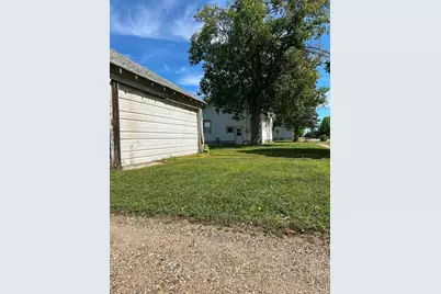 227 3rd Street SW, Staples, MN 56479 - Photo 4