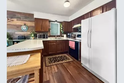 610 Central Avenue SE, Bemidji, MN 56601 - Photo 4