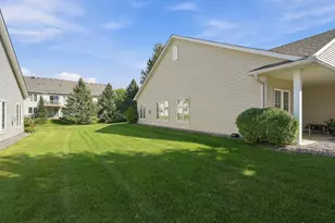 20576 Cypress Dr, Farmington, MN 55024 - Photo 2