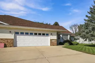 332 4th St SW, Blooming Prairie, MN 55917 - Photo 2