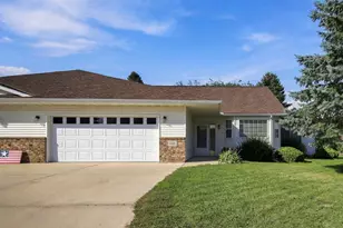 332 4th St SW, Blooming Prairie, MN 55917 - Photo 30