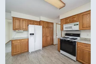 9508 Riverview Avenue, Bloomington, MN 55425 - Photo 8