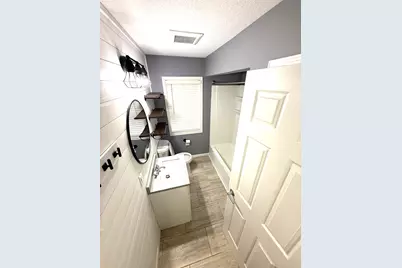 5060 Clearview Street NE, Fridley, MN 55421 - Photo 14