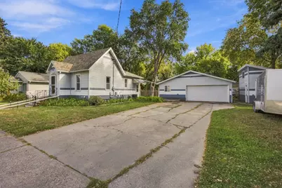 1017 3rd Avenue N, Moorhead, MN 56560 - Photo 2