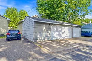 1077 26th Ave SE, Minneapolis, MN 55414 - Photo 4
