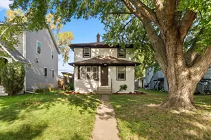 1724 Malvern St, Lauderdale, MN 55113 - Photo 2