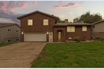 610 West Street, Jackson, MN 56143 - Photo 2