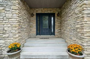 8126 Pristine Pine Trail, Eden Prairie, MN 55347 - Photo 10