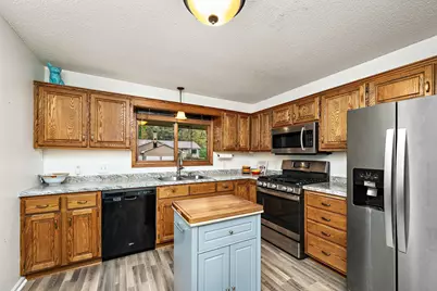 631 Bighorn Drive, Chanhassen, MN 55317 - Photo 2