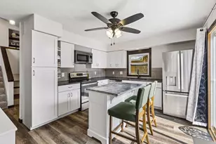 521 Central Ave W, Saint Paul, MN 55103 - Photo 8