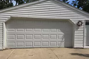 207 E Lyon St, Marshall, MN 56258 - Photo 40