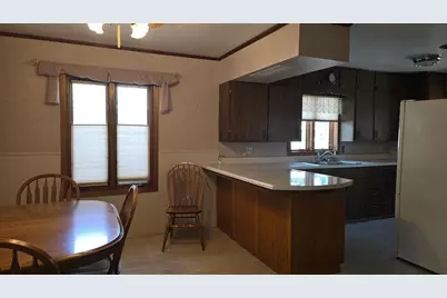207 E Lyon Street, Marshall, MN 56258 - Photo 8