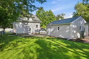 1202 11th St NW, Austin, MN 55912 - Photo 4