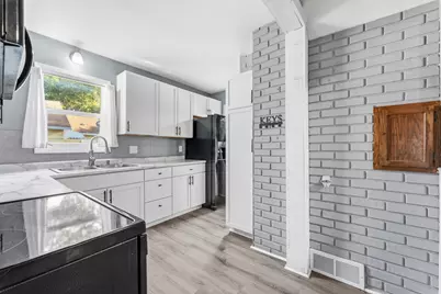 1202 11th Street NW, Austin, MN 55912 - Photo 8
