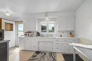 518 S Orient St, Fairmont, MN 56031 - Photo 12