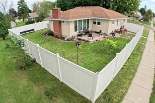 518 S Orient St, Fairmont, MN 56031 - Photo 2