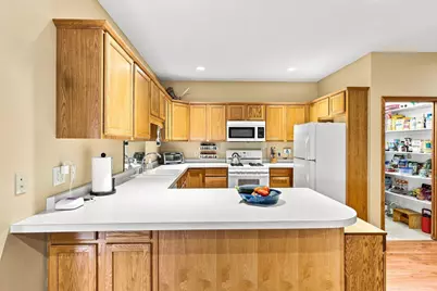 802 Saint Lawrence Drive, Northfield, MN 55057 - Photo 12