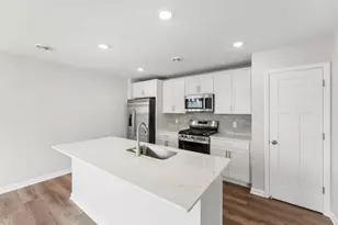 1055 Adamstown Dr, Rosemount, MN 55068 - Photo 2