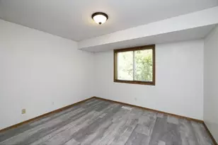 353 Belvidere St E, Saint Paul, MN 55107 - Photo 6