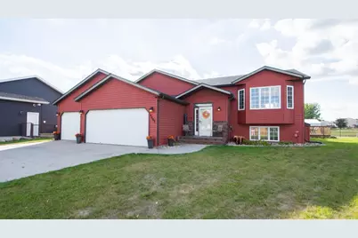 4407 15th Street S, Moorhead, MN 56560 - Photo 2