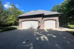 3019 Thaddeus Rd SW, Rochester, MN 55902 - Photo 2