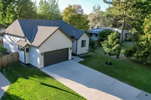 1431 Sumter Ave N, Golden Valley, MN 55427 - Photo 2