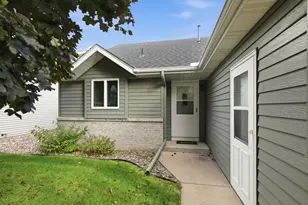 27 Pine Tree Ct, Sartell, MN 56377 - Photo 4