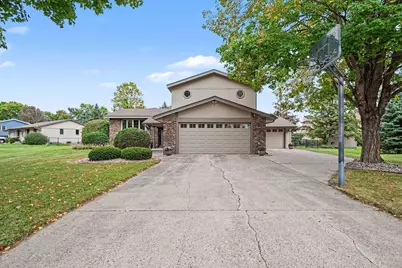 712 Highland Drive, New Prague, MN 56071 - Photo 2