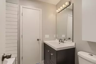 1318 Boardwalk Pl, Minneapolis, MN 55411 - Photo 16