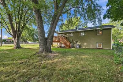 6900 Brunswick Avenue N, Brooklyn Park, MN 55429 - Photo 4