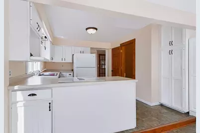 319 N Pearl Street, River Falls, WI 54022 - Photo 14