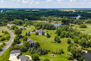 596 Hahn Dr, Shakopee, MN 55379 - Photo 98