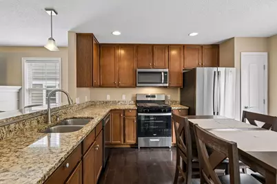 611 Whitall Street, Saint Paul, MN 55130 - Photo 10