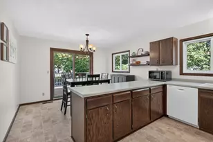 1442 Arden View Dr, Arden Hills, MN 55112 - Photo 8