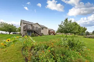 104 Kingsmill Ct, Mankato, MN 56001 - Photo 4