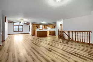 7030 Dahlgren Rd, Chaska, MN 55318 - Photo 10