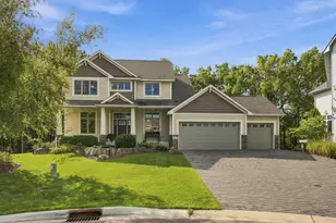 642 Woodland Way, Eagan, MN 55123 - Photo 2