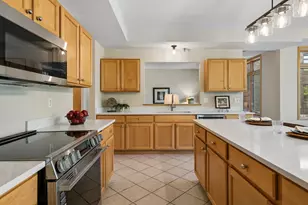 5555 Dewey Hill Rd, Edina, MN 55439 - Photo 10