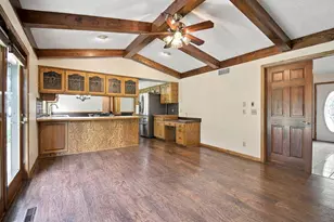 402 24th St SW, Austin, MN 55912 - Photo 6