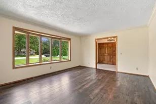 402 24th St SW, Austin, MN 55912 - Photo 16