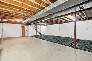402 24th St SW, Austin, MN 55912 - Photo 36