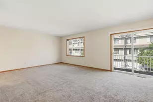 1587 County Rd D E, Maplewood, MN 55109 - Photo 4