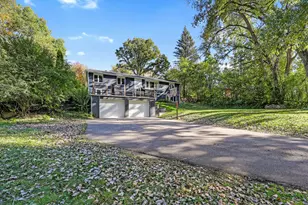 14104 Knollway Dr N, Minnetonka, MN 55305 - Photo 34