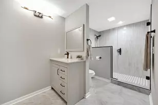 14104 Knollway Dr N, Minnetonka, MN 55305 - Photo 26
