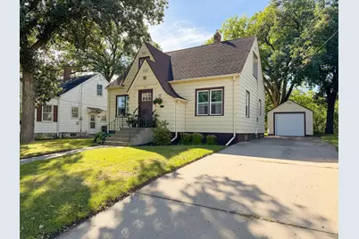 217 W Church Street, Fergus Falls, MN 56537 - Photo 2