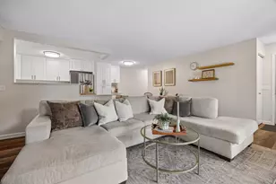 12621 Sherwood Pl, Minnetonka, MN 55305 - Photo 4