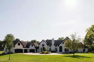 170 Spur Cir, Wayzata, MN 55391 - Photo 2