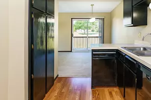 10355 Balsam Ln, Eden Prairie, MN 55347 - Photo 14