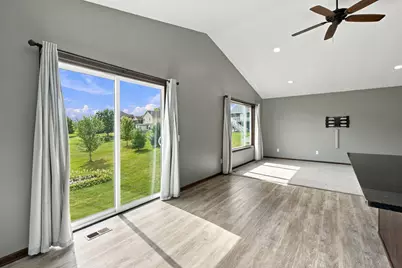 822 Deer Path, Montgomery, MN 56069 - Photo 6
