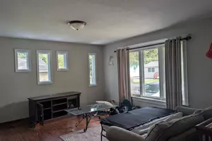 171 Hanson Rd, Mahtomedi, MN 55115 - Photo 2